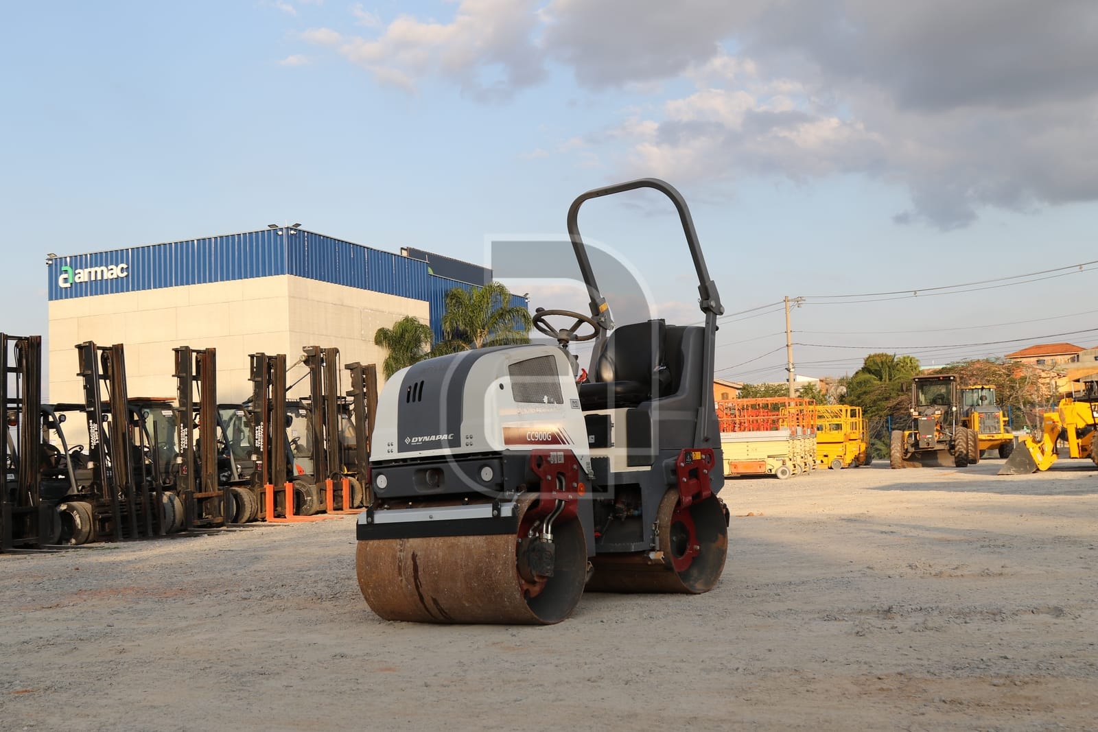 Rolo compactador Dynapac CC900G 2021 - Imagem 1