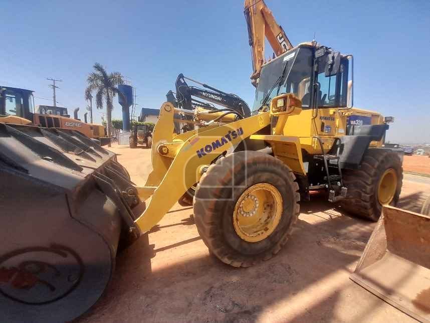 Pá Carregadeira Komatsu  WA320 2018 - Imagem 1