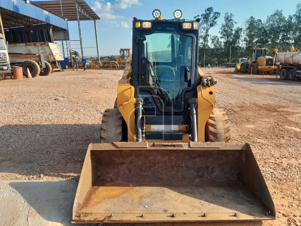 Mini Carregadeira Case SV185B 2020 - Imagem 4