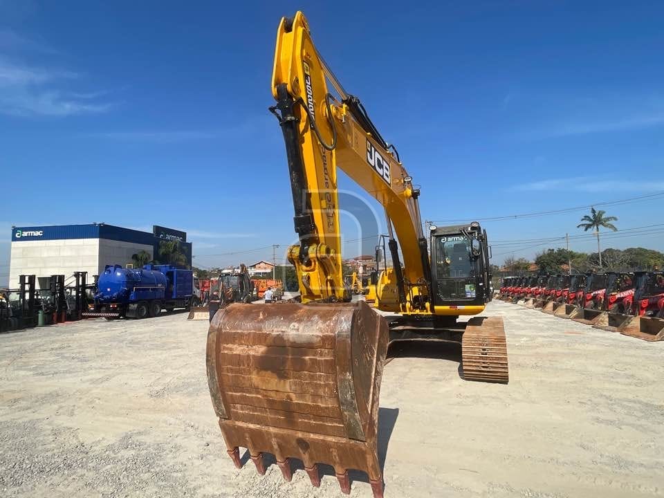 Escavadeira JCB JS220 LC 2022 - Imagem 1