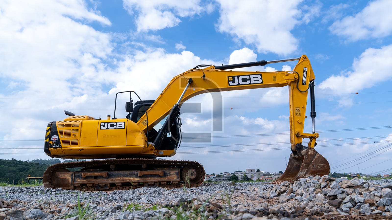 Escavadeira JCB JS220 LC 2021 - Imagem 2