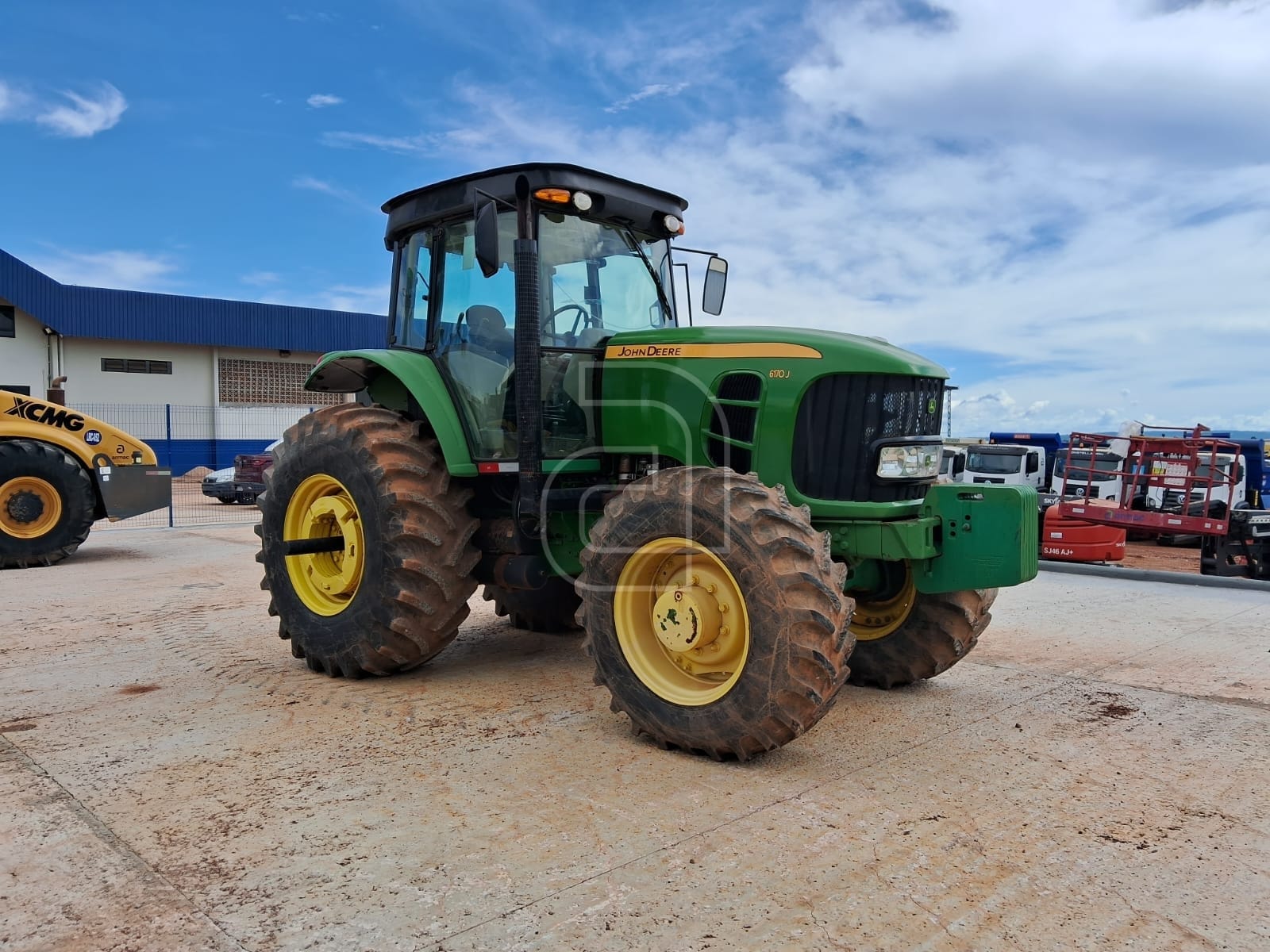 Tratores de Rodas John Deere 6180J 2013 - Imagem 1