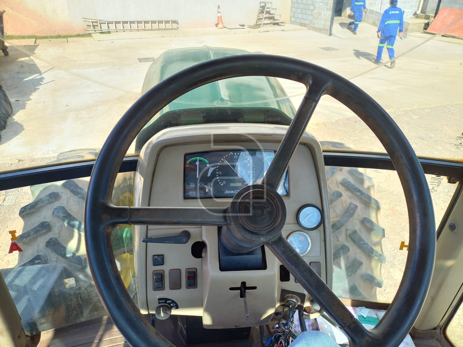 Tratores de Rodas John Deere 6180J 2013 - Imagem 3