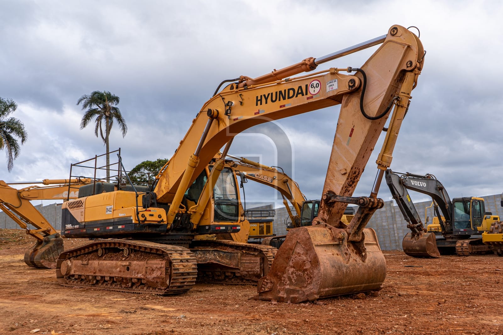 Escavadeira Hyundai R380 2013 - Imagem 3
