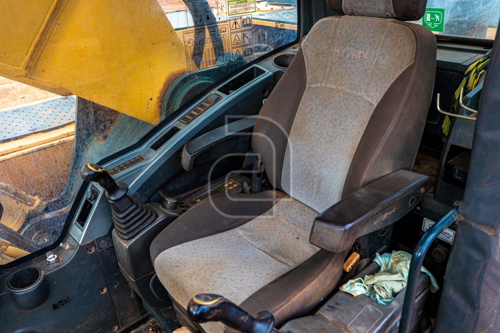 Escavadeira Hyundai R380 2013 - Imagem 5