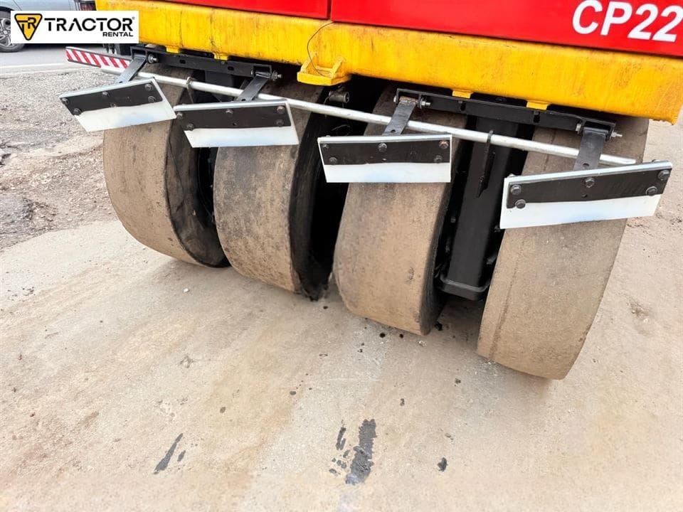Rolo compactador Dynapac CP221 2003 - Imagem 3