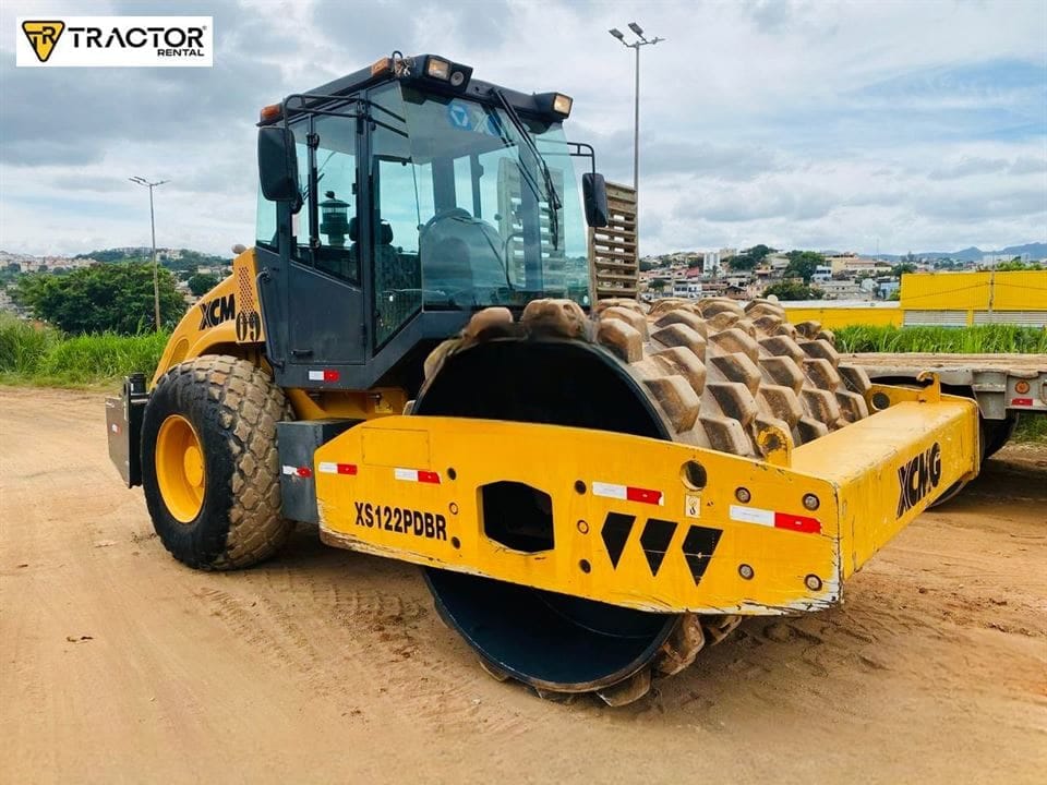 Rolo compactador XCMG XS122PDBR 2014 - Imagem 1