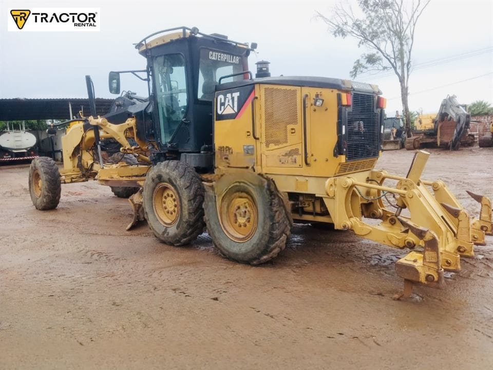 Motoniveladora Caterpillar 12M 2010 - Imagem 1