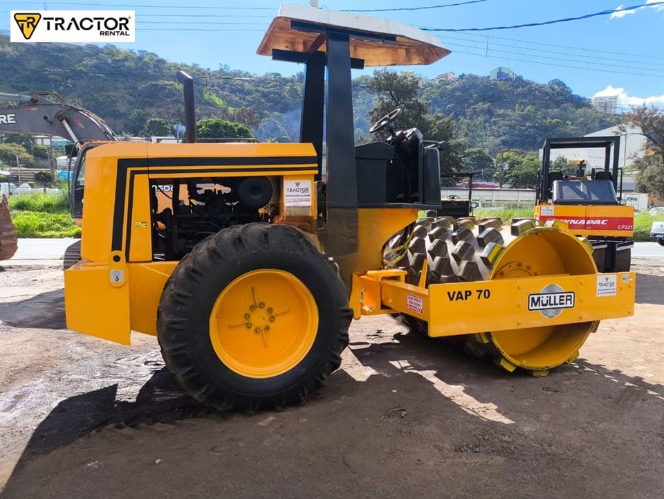 Rolo compactador Müller VAP70 2003 - Imagem 1