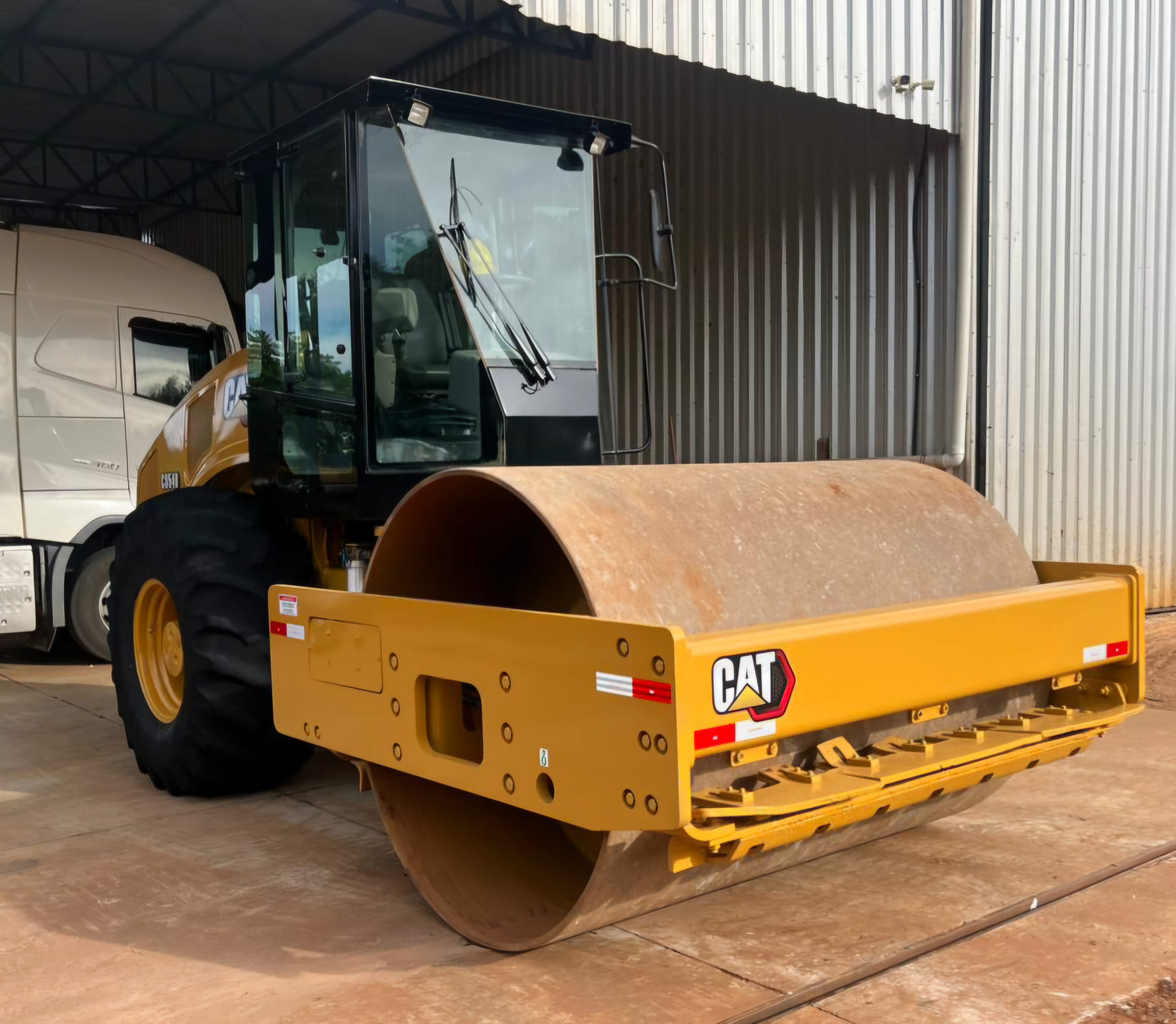 Rolo compactador CAT CS54B 2013 - Imagem 3
