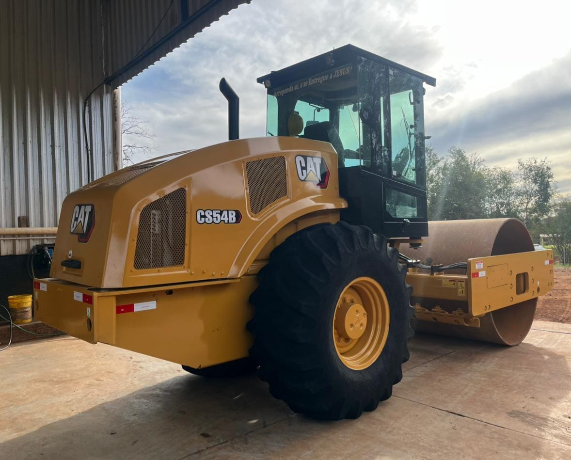 Rolo compactador CAT CS54B 2013 - Imagem 4
