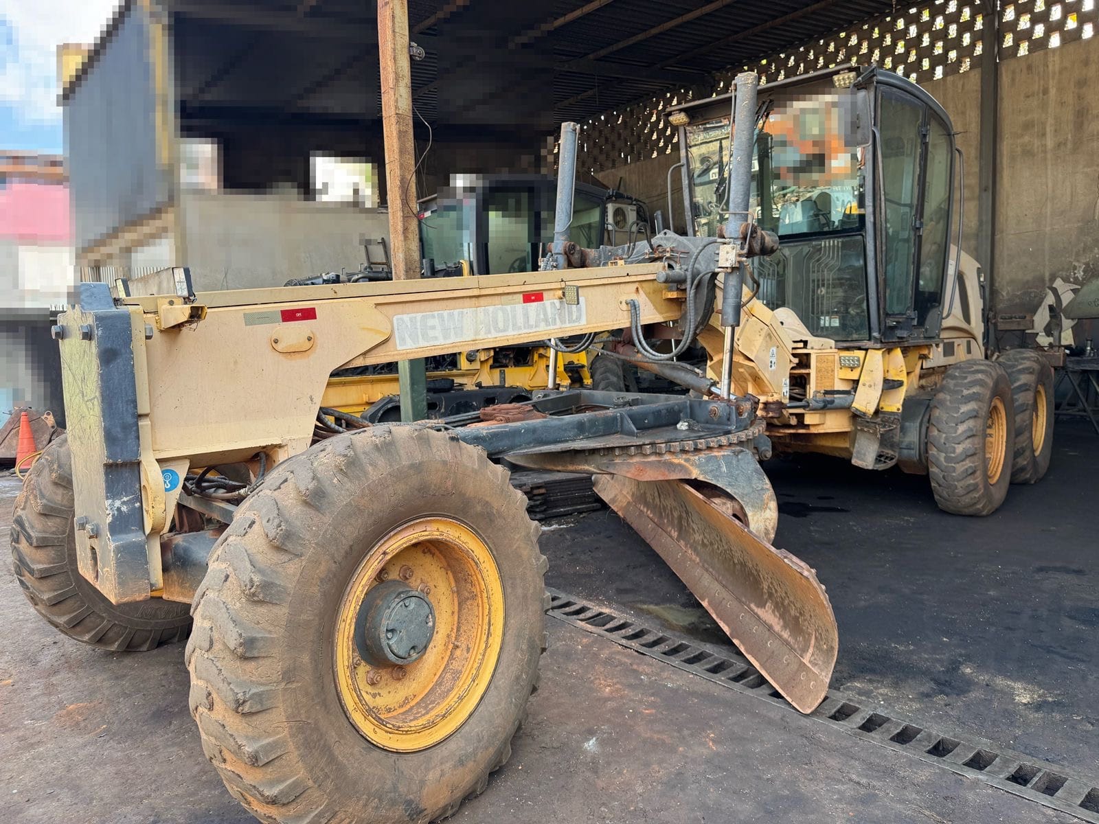 Motoniveladora New Holland RG 170B 2011 - Imagem 1