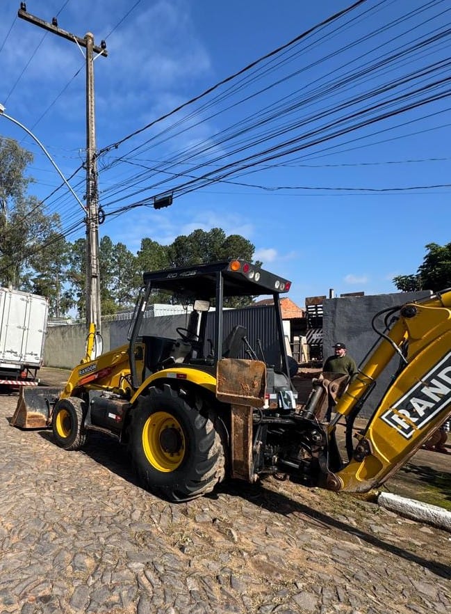 Retroescavadeira Randon RD 406 2016 - Imagem 5