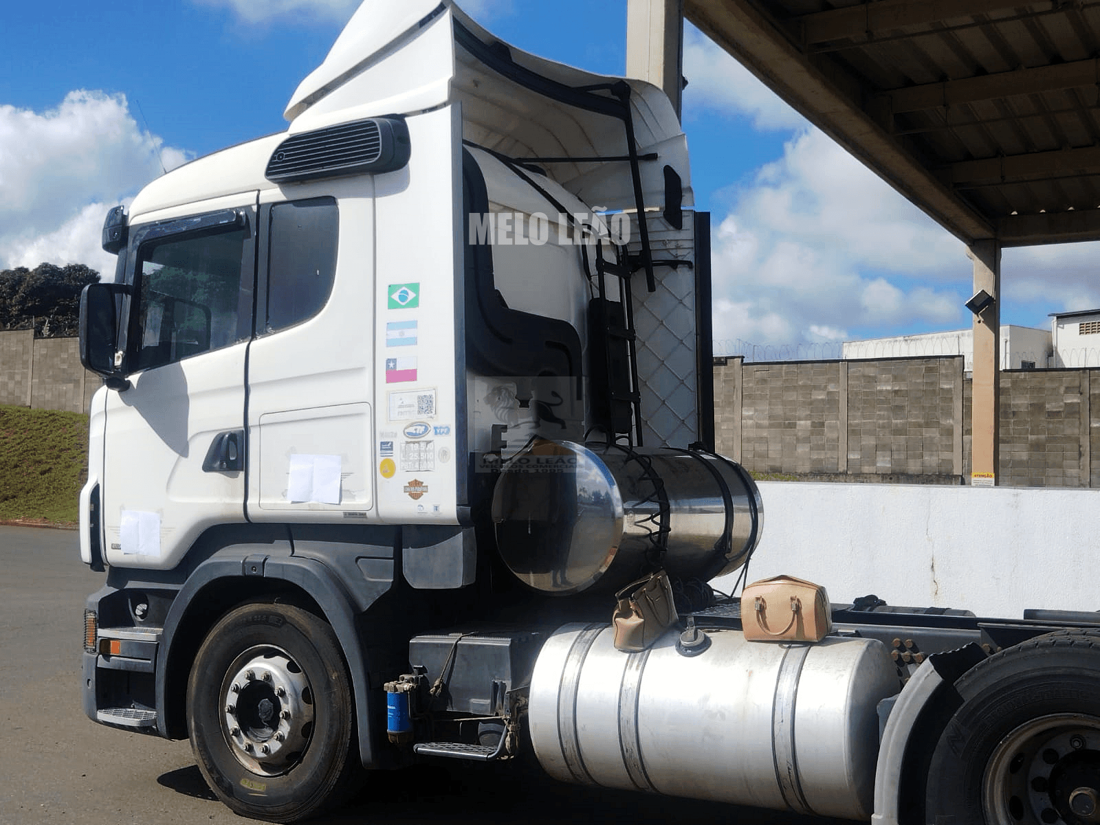 Cavalo Mecânico Scania R-400 A 6x2 Leito TT Alto 2013 - Imagem 4