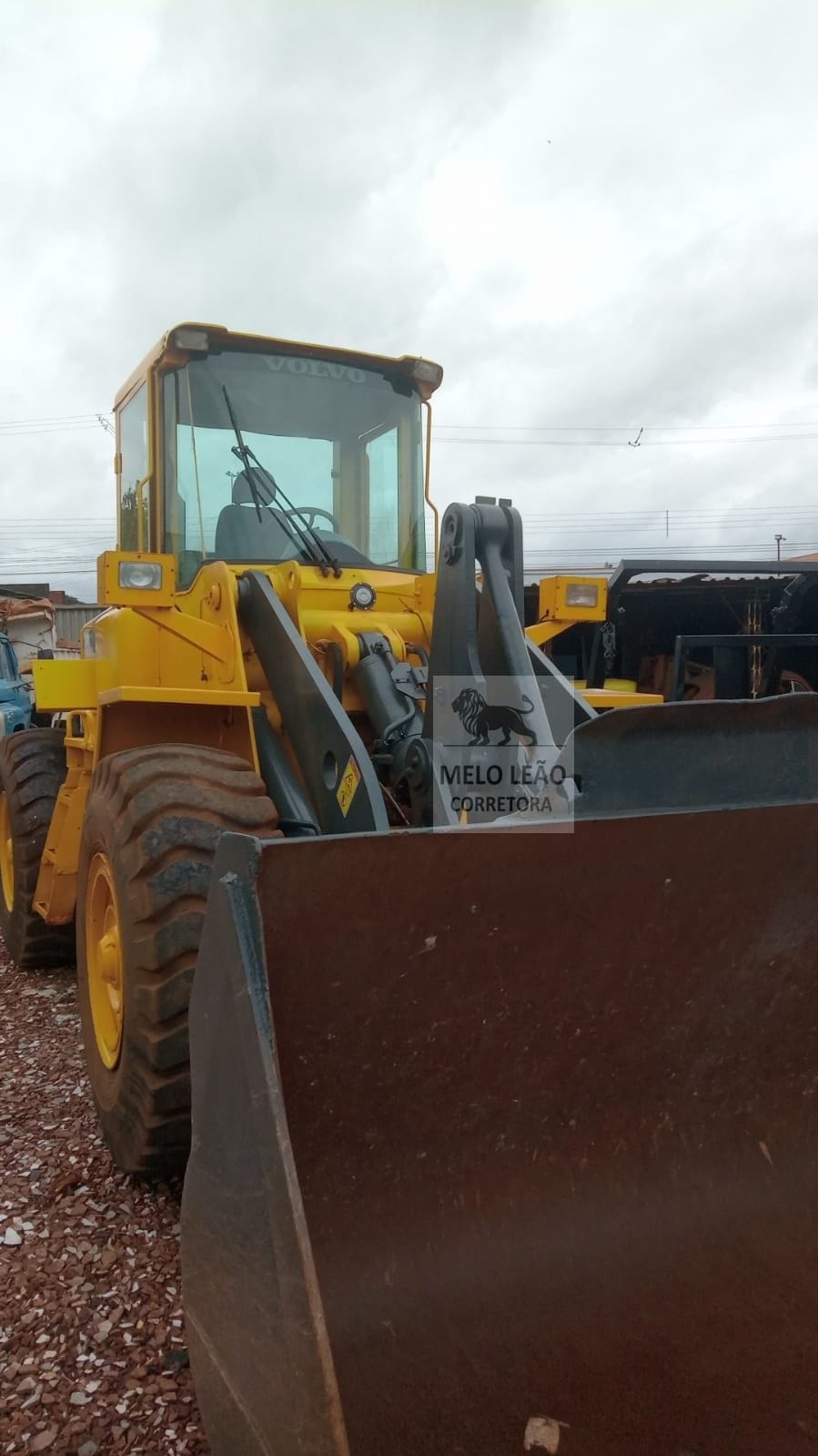 Pá Carregadeira Volvo L90C 2002 - Imagem 1
