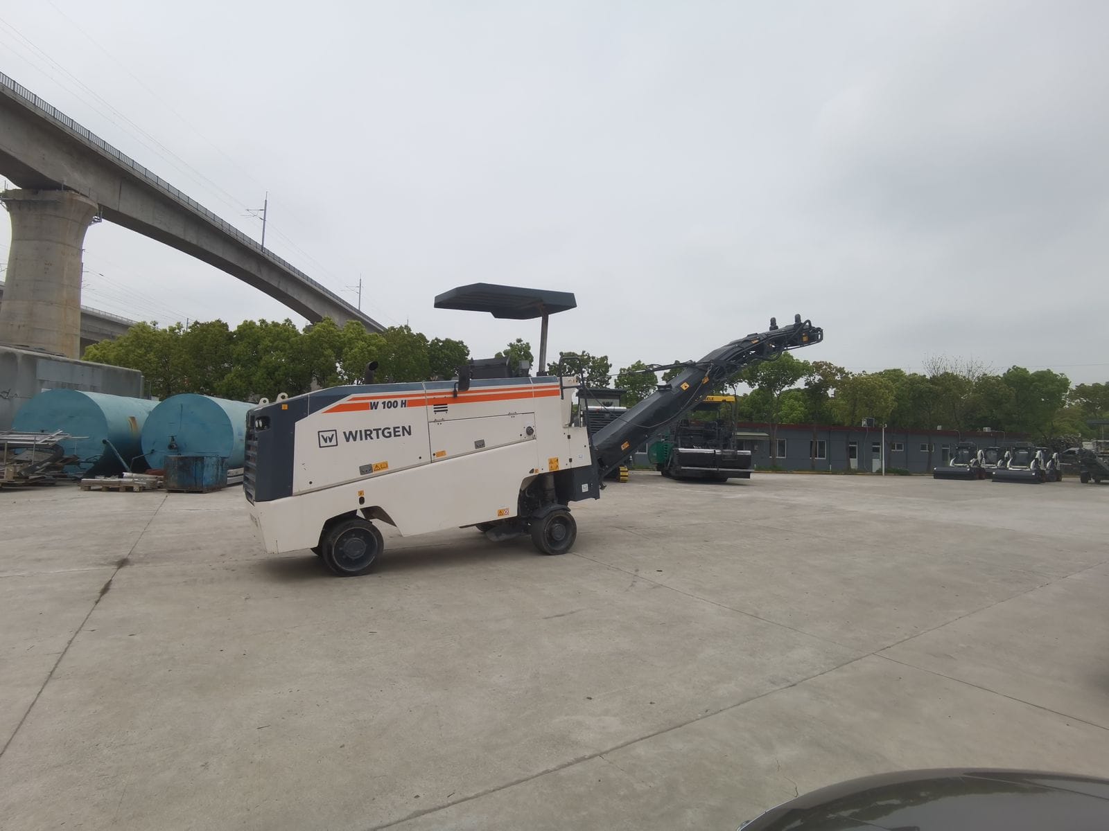 Fresadora de asfalto Wirtgen W100 2017 - Imagem 1