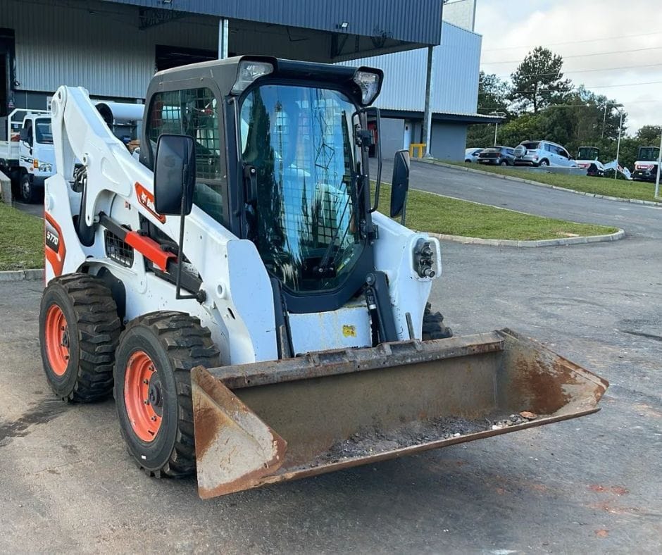 Mini Carregadeira Bobcat S770 2023 - Imagem 1