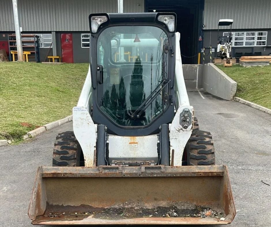 Mini Carregadeira Bobcat S750 2021 - Imagem 4