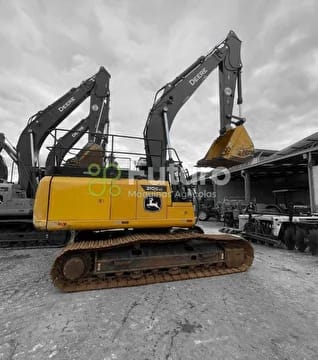 Escavadeira John Deere 210G LC 2022 - Imagem 1