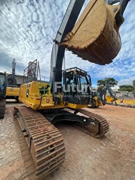 Escavadeira John Deere 210G LC 2022 - Imagem 1