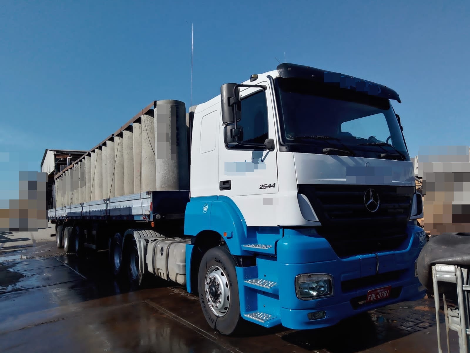 Caminhão Mercedes Benz Axor 2544S 2012 - Imagem 3