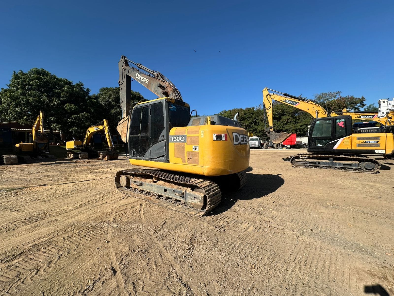 Escavadeira John Deere 130G 2015 - Imagem 2