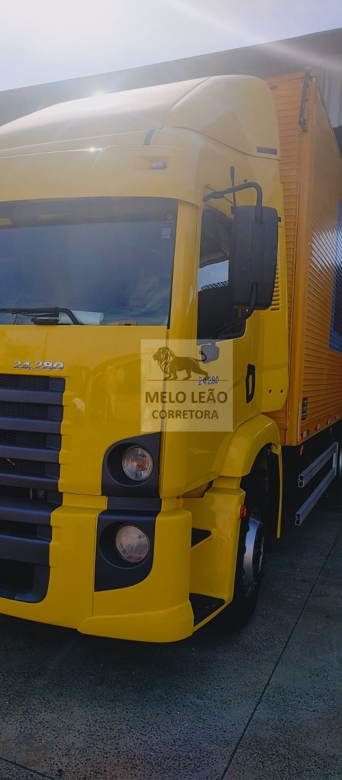 Caminhão Volkswagen 24.280 6X2	 2019 - Imagem 3
