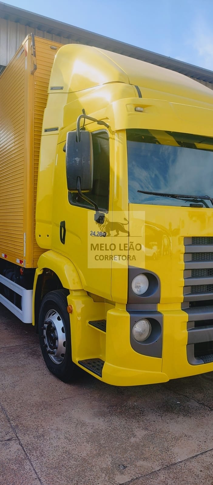Caminhão Volkswagen 24.280 6X2	 2018 - Imagem 4