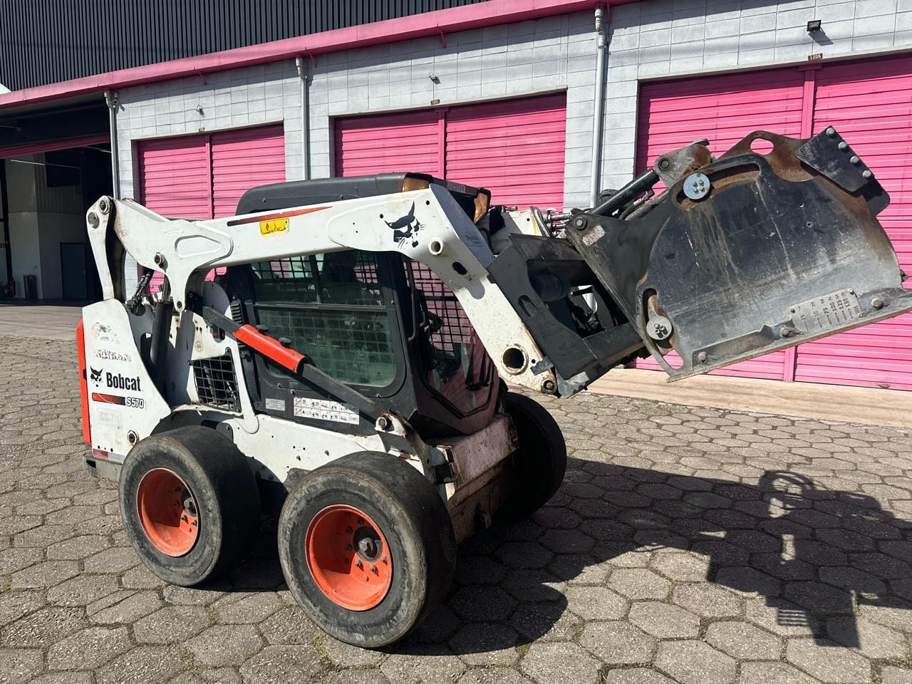 Mini Carregadeira Bobcat S570 2018 - Imagem 3