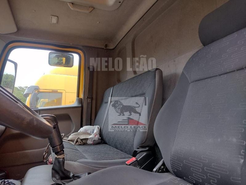 Caminhão Volkswagen Constellation 17.190 2018 - Imagem 9