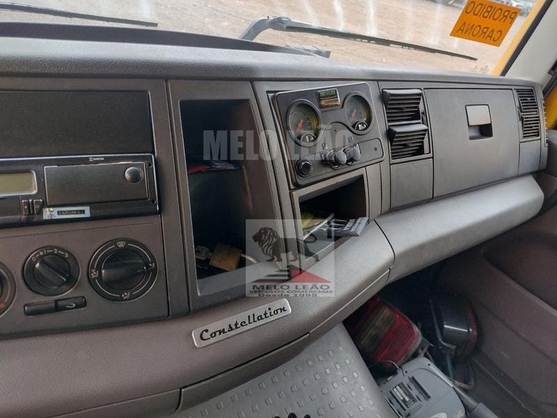 Caminhão Volkswagen Constellation 17.190 2018 - Imagem 11