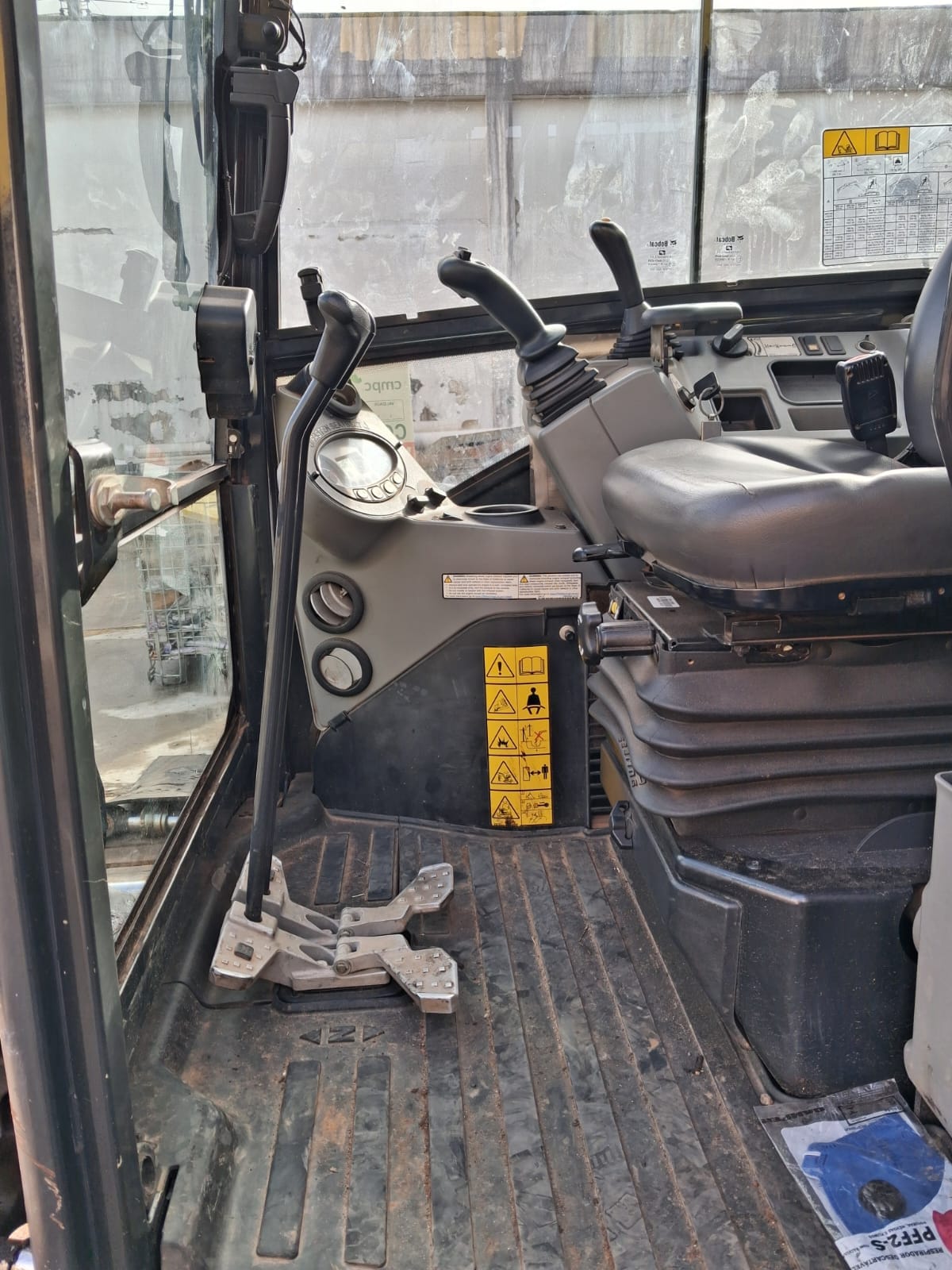 Mini Escavadeira Bobcat E26 2022 - Imagem 5