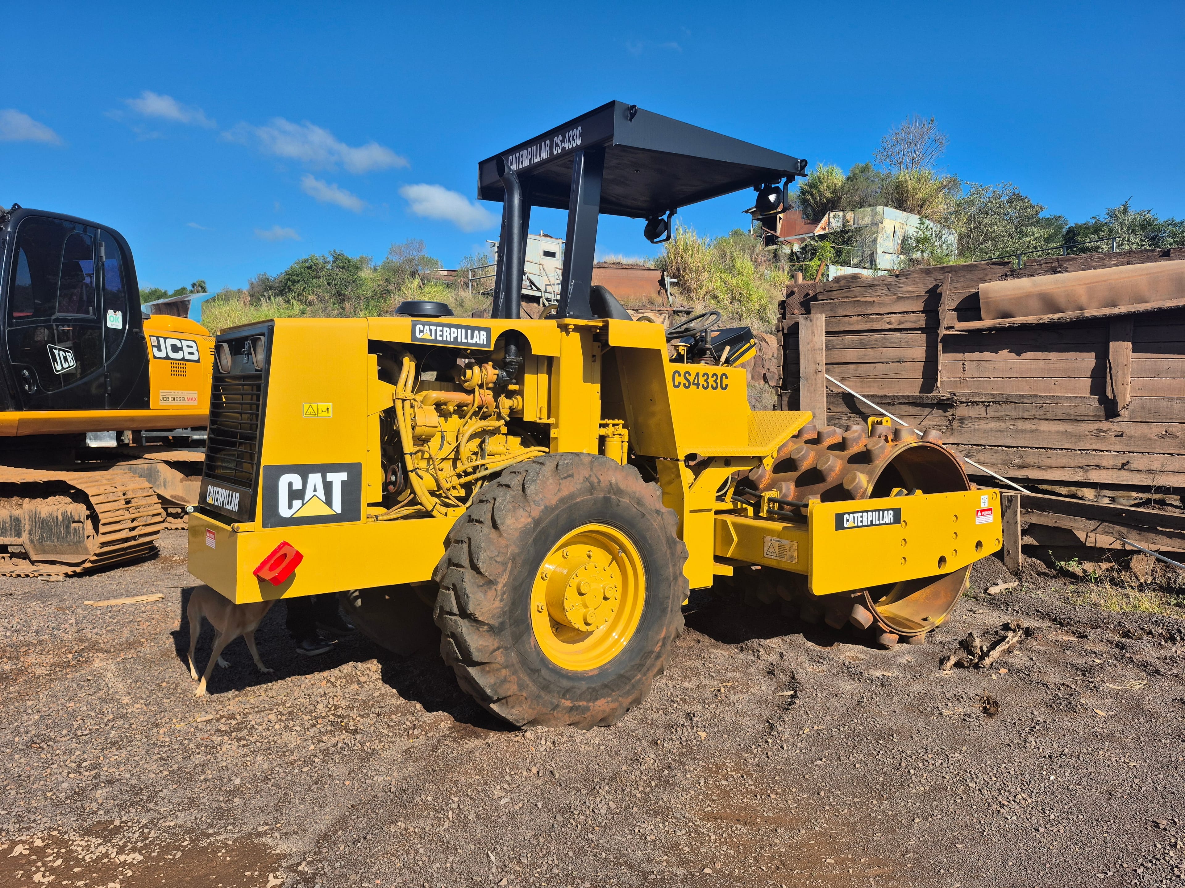 Rolo compactador Caterpillar CS433c 2002 - Imagem 6
