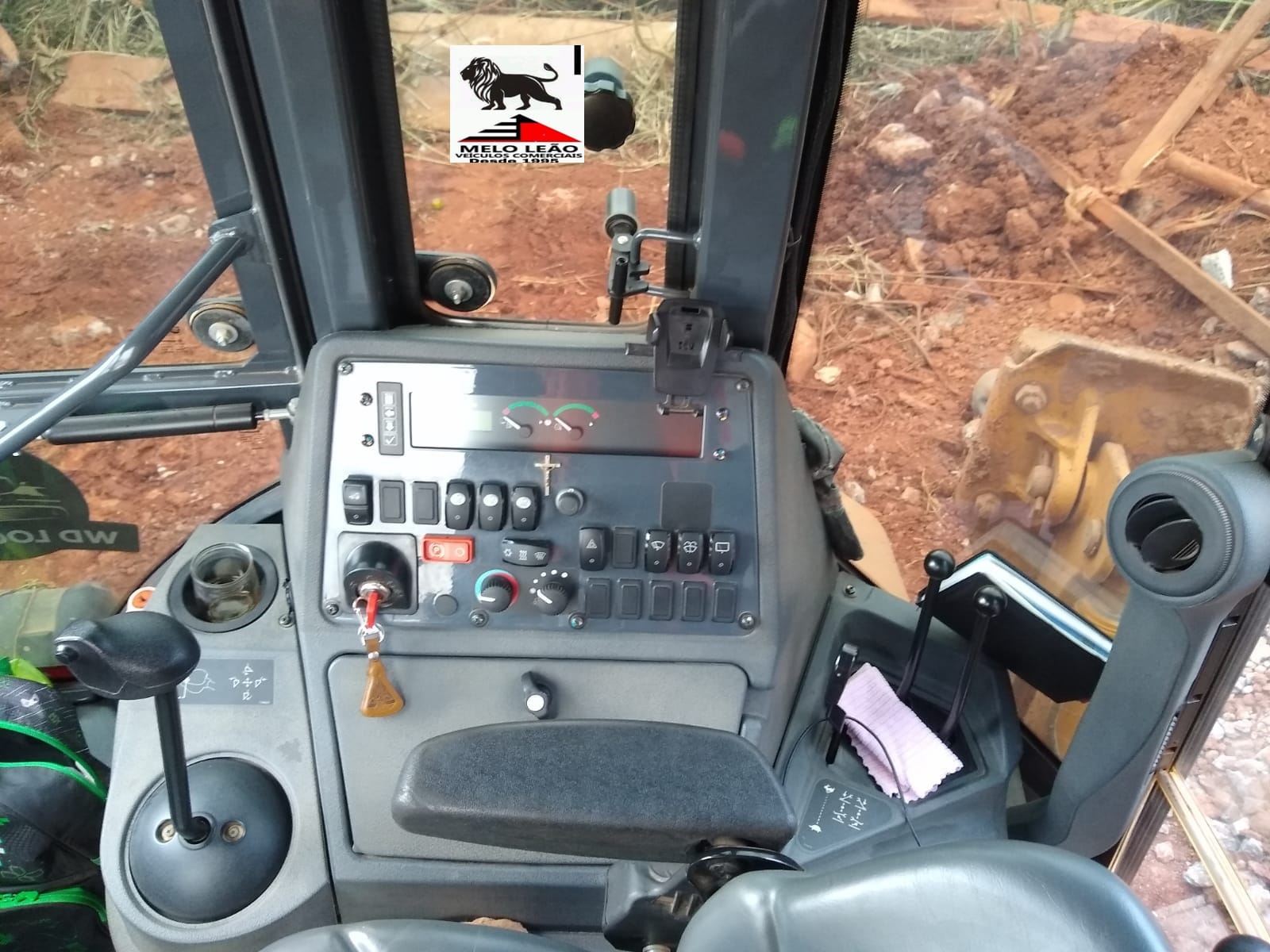 Retroescavadeira John Deere 310 L 2022 - Imagem 8