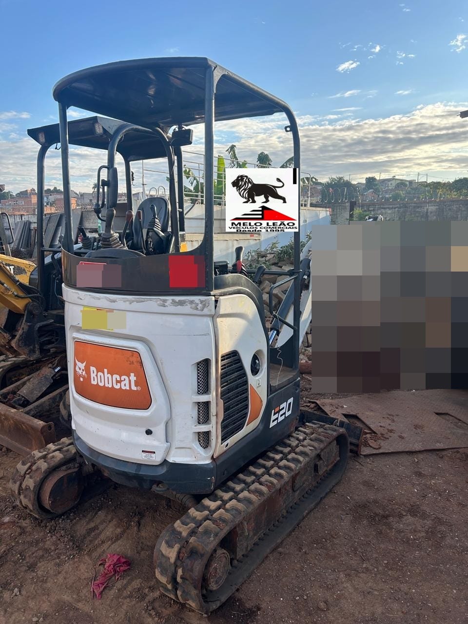 Mini Escavadeira Bobcat E20 2021 - Imagem 1