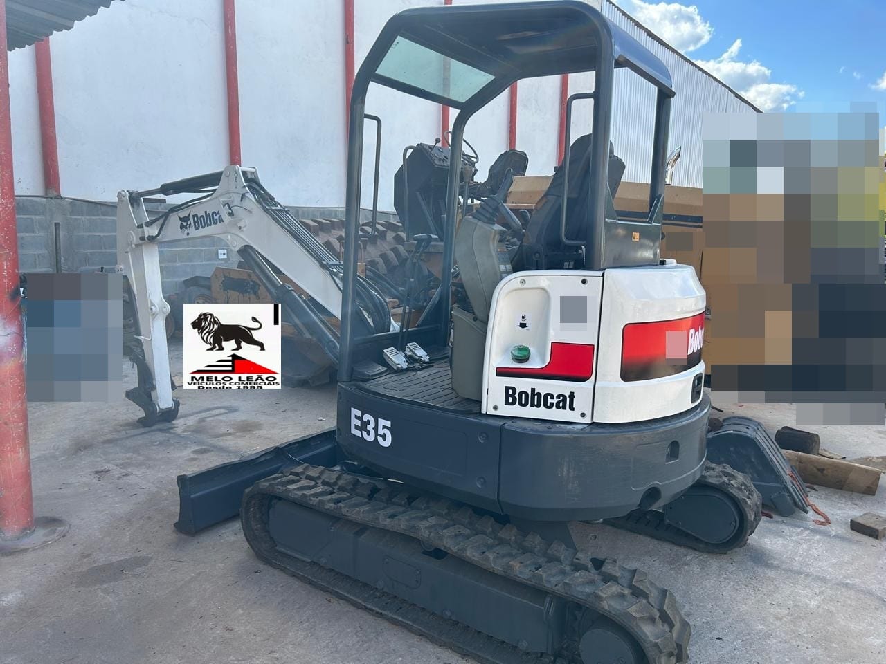 Mini Carregadeira Bobcat E35 2011 - Imagem 2