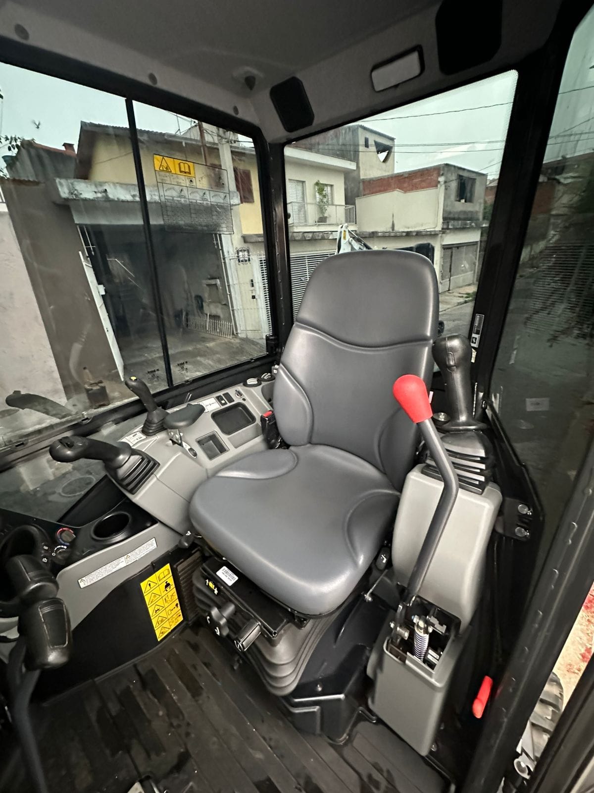 Mini Escavadeira Bobcat E26 2023 - Imagem 9