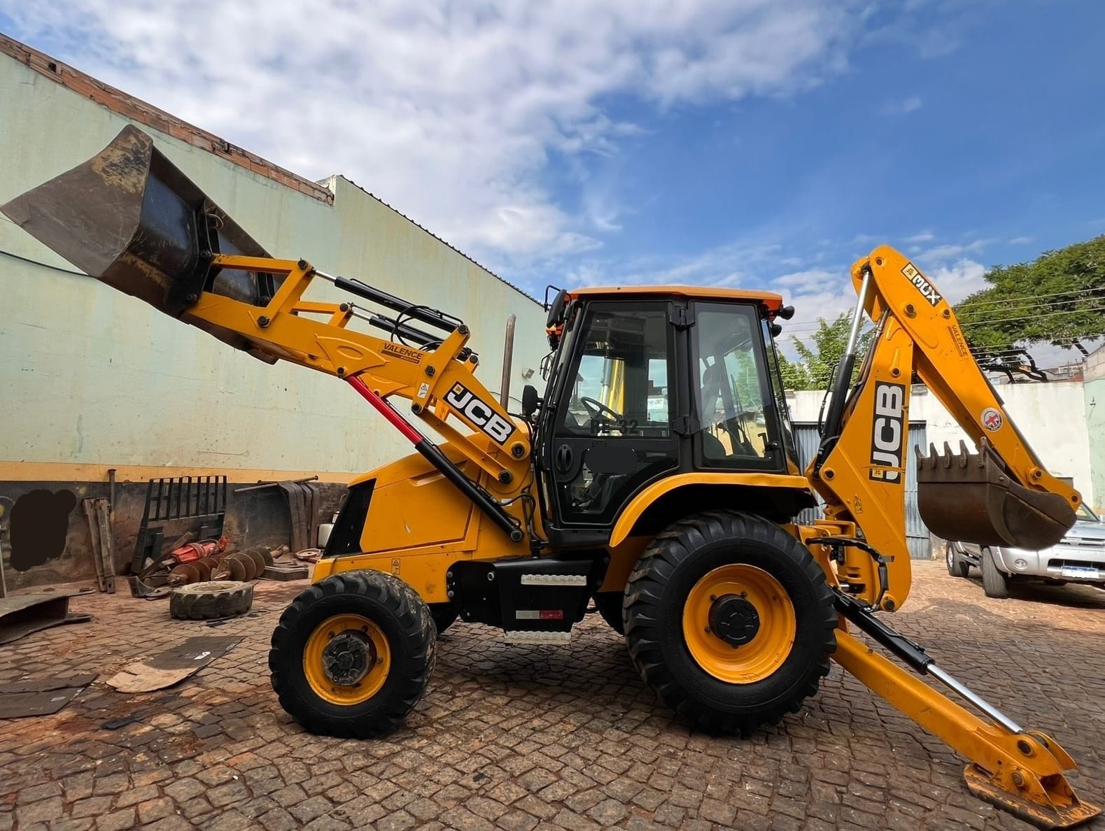 Retroescavadeira JCB 3CX 2023 - Imagem 1