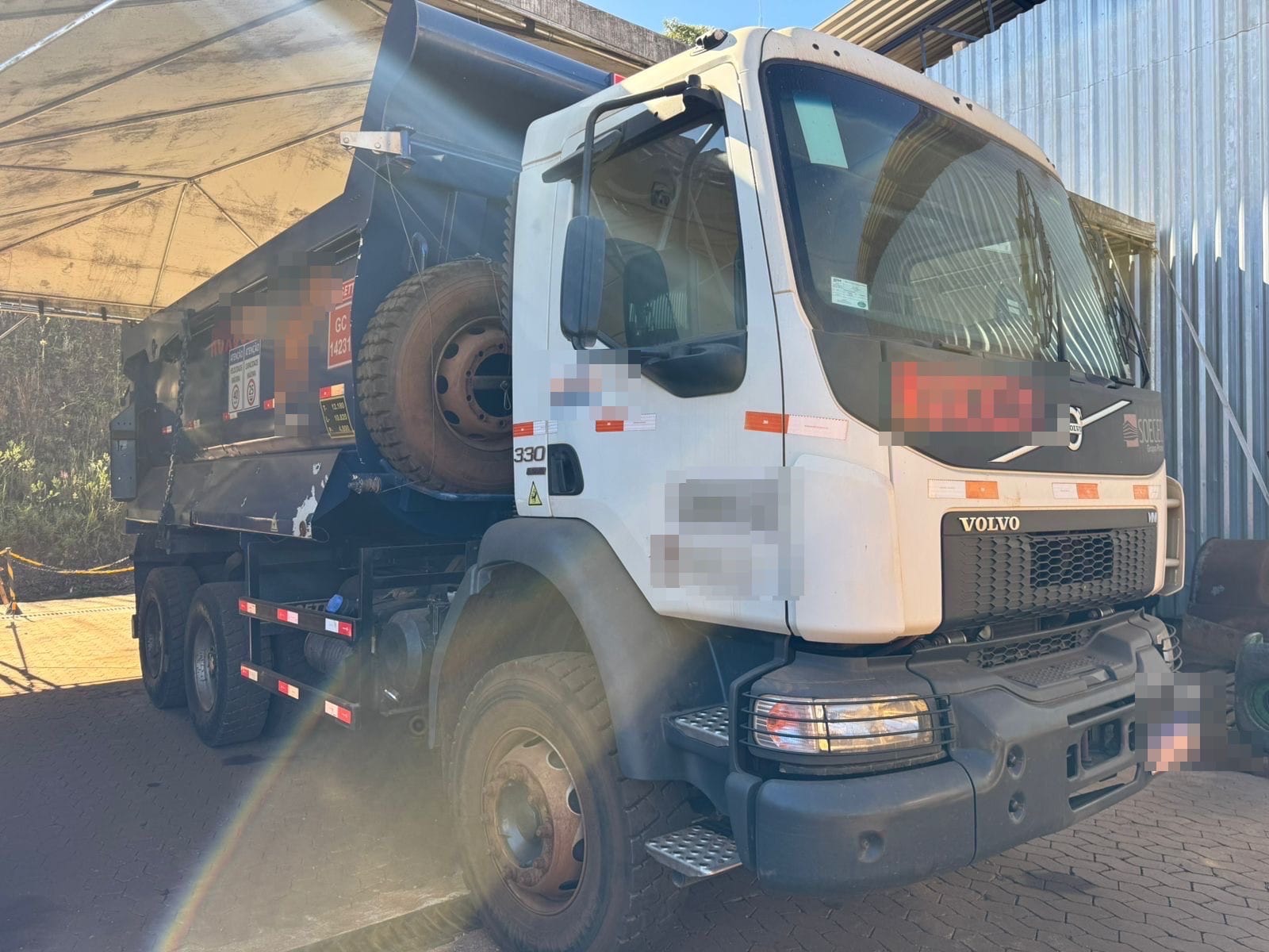 Caminhão Volvo VM 330 2020 - Imagem 1