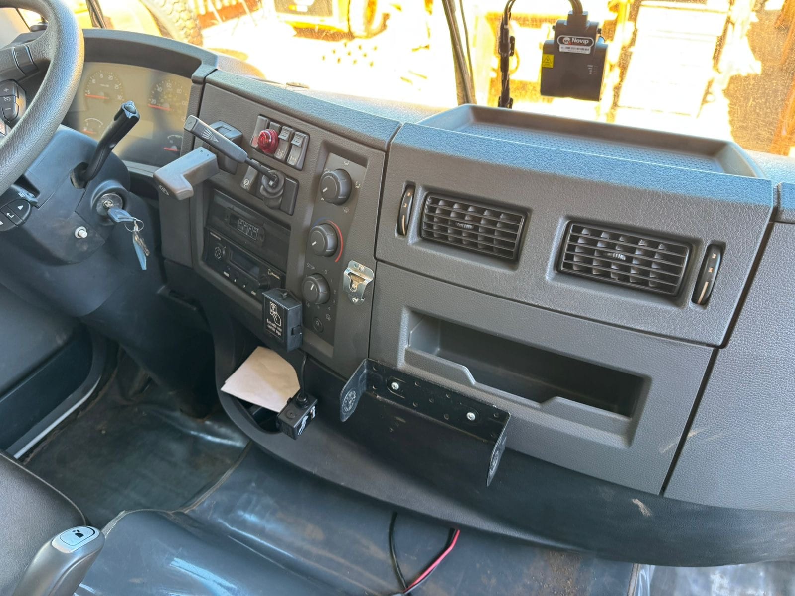 Caminhão Volvo VM 330 2020 - Imagem 9