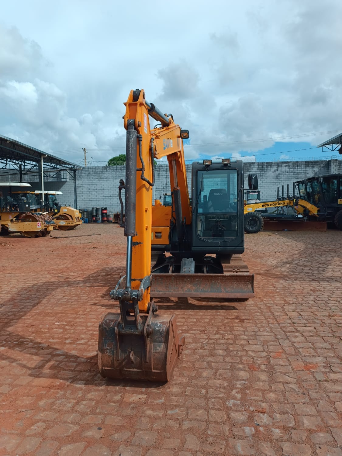 Mini Escavadeira Sany SY75C 2012 - Imagem 3