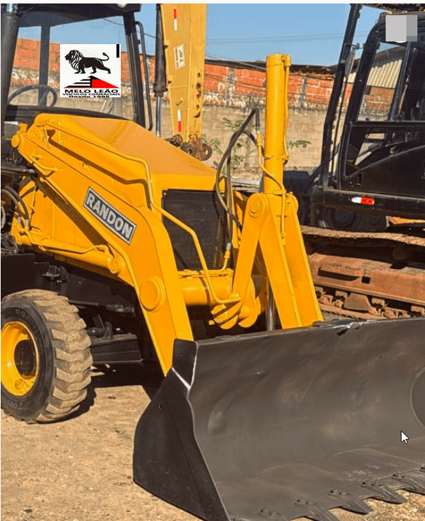 Retroescavadeira Randon RD406 4x4 2013 - Imagem 3