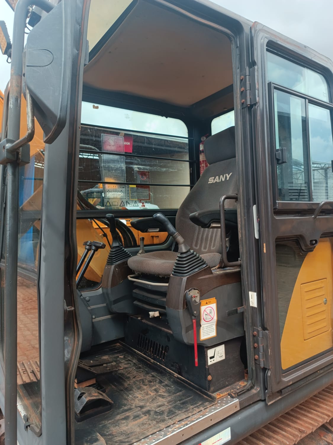 Mini Escavadeira Sany SY75C 2012 - Imagem 3