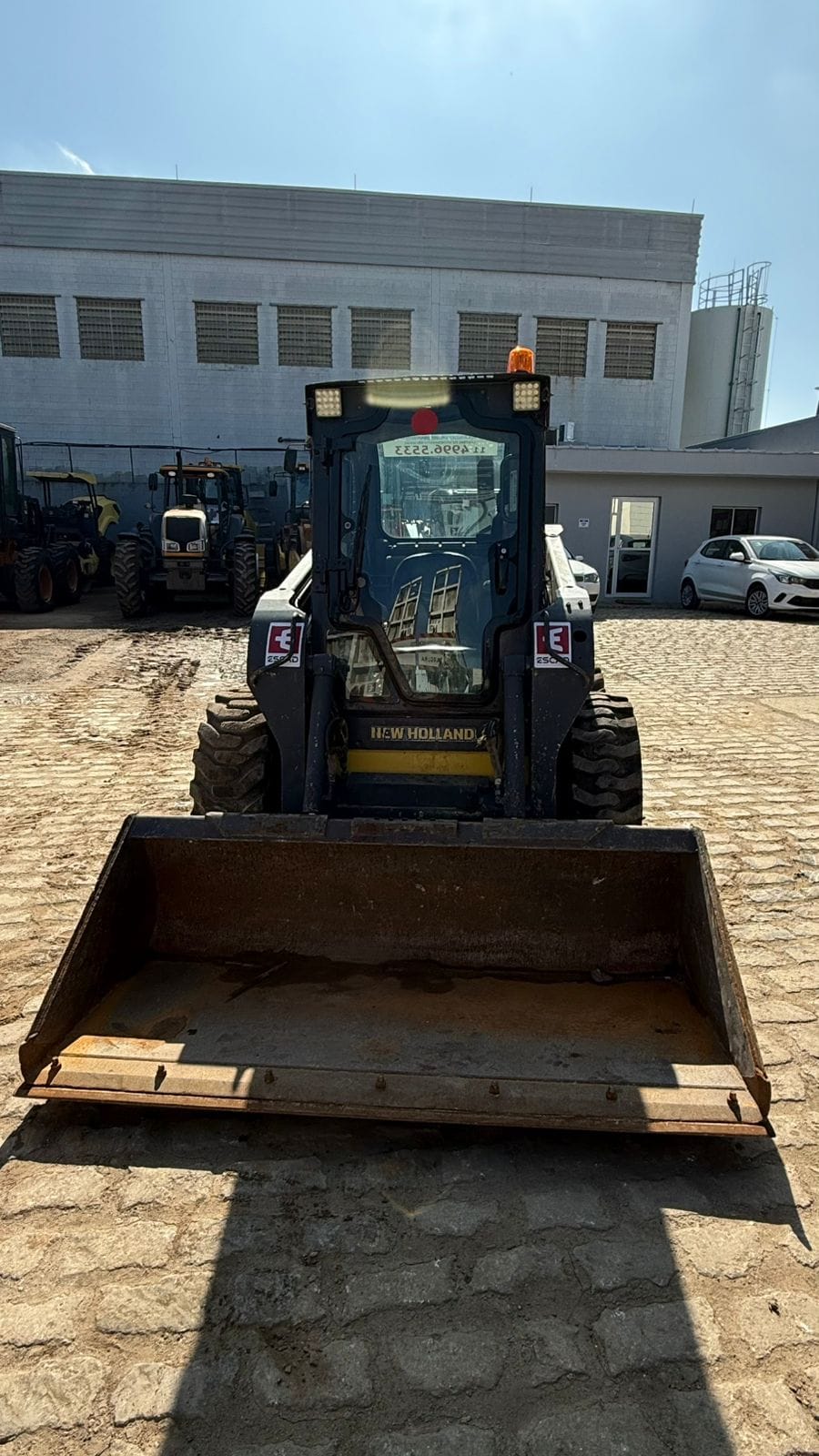 Mini Carregadeira New Holland L218 2012 - Imagem 8