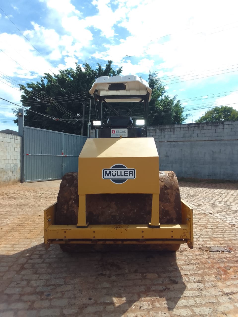 Rolo compactador Müller VAP55 2002 - Imagem 2
