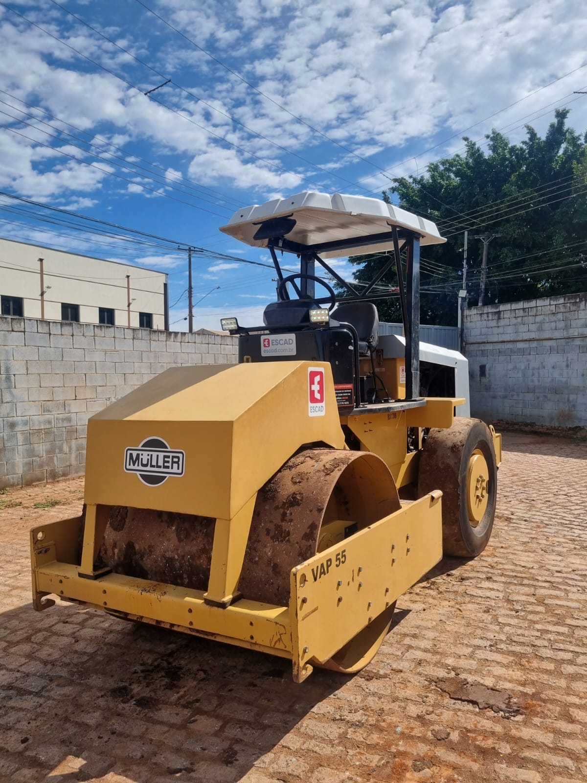 Rolo compactador Müller VAP55 2002 - Imagem 4