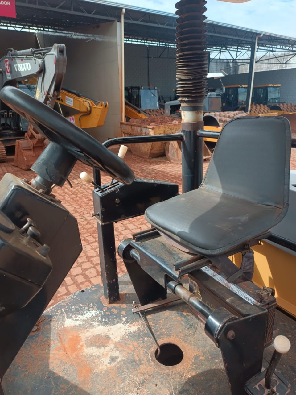 Rolo compactador Müller VAP55 1996 - Imagem 5