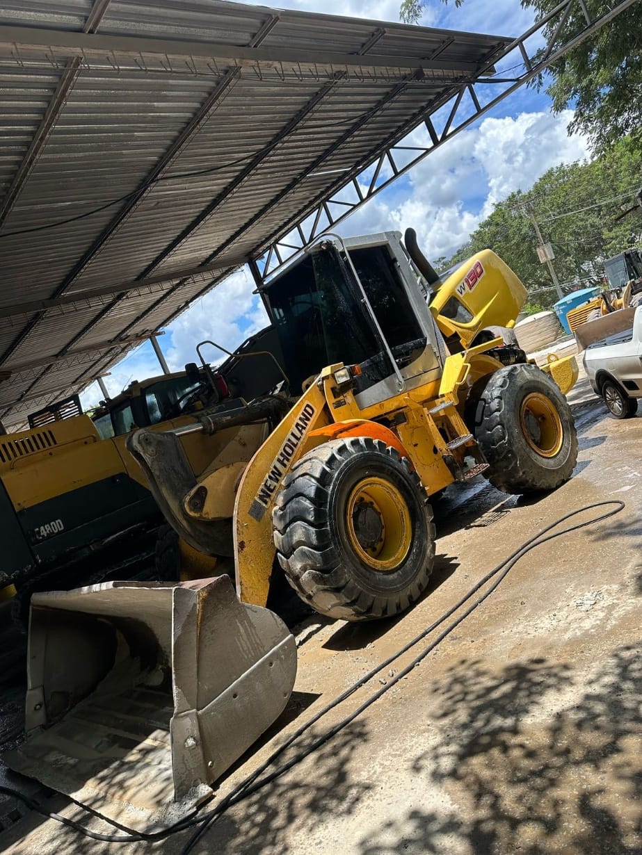 Pá Carregadeira New Holland W130B 2014 - Imagem 1