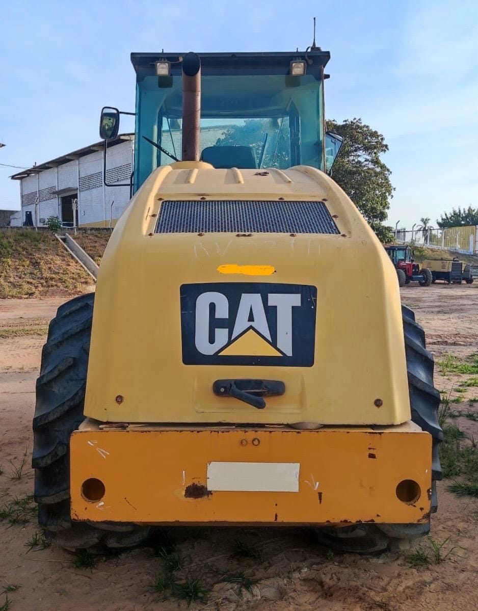 Rolo compactador Caterpillar CP54B 2014 - Imagem 2