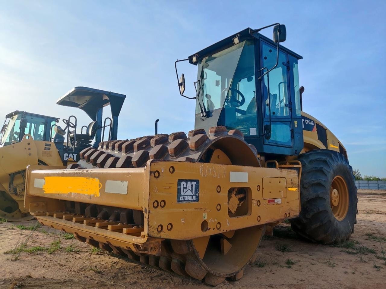 Rolo compactador Caterpillar CP54B 2014 - Imagem 4